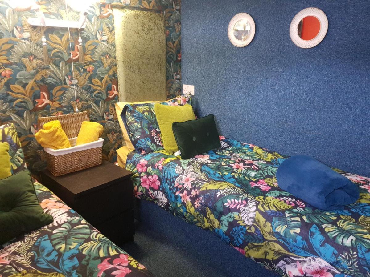 Jasmine Coral Jay Boutique Boatel Ocean Village Gibraltar Exteriör bild