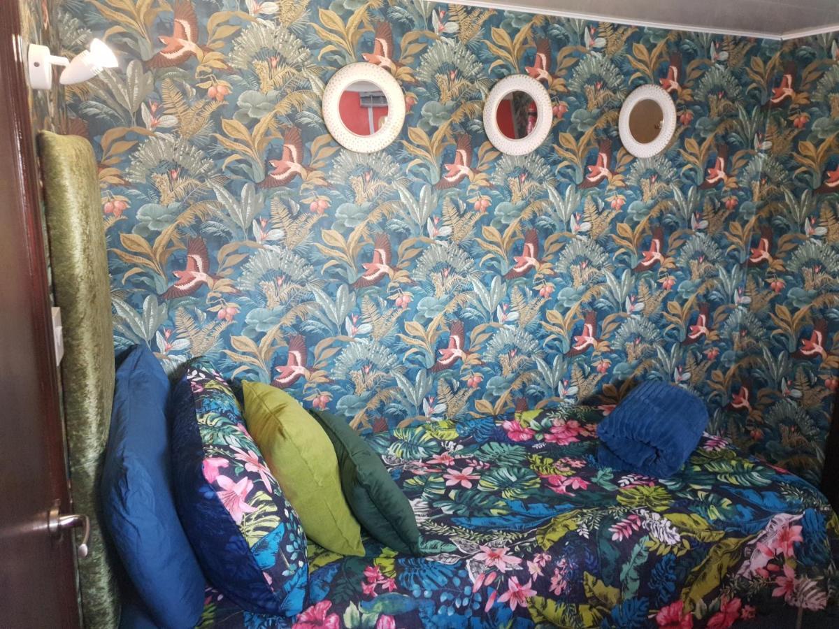 Jasmine Coral Jay Boutique Boatel Ocean Village Gibraltar Exteriör bild
