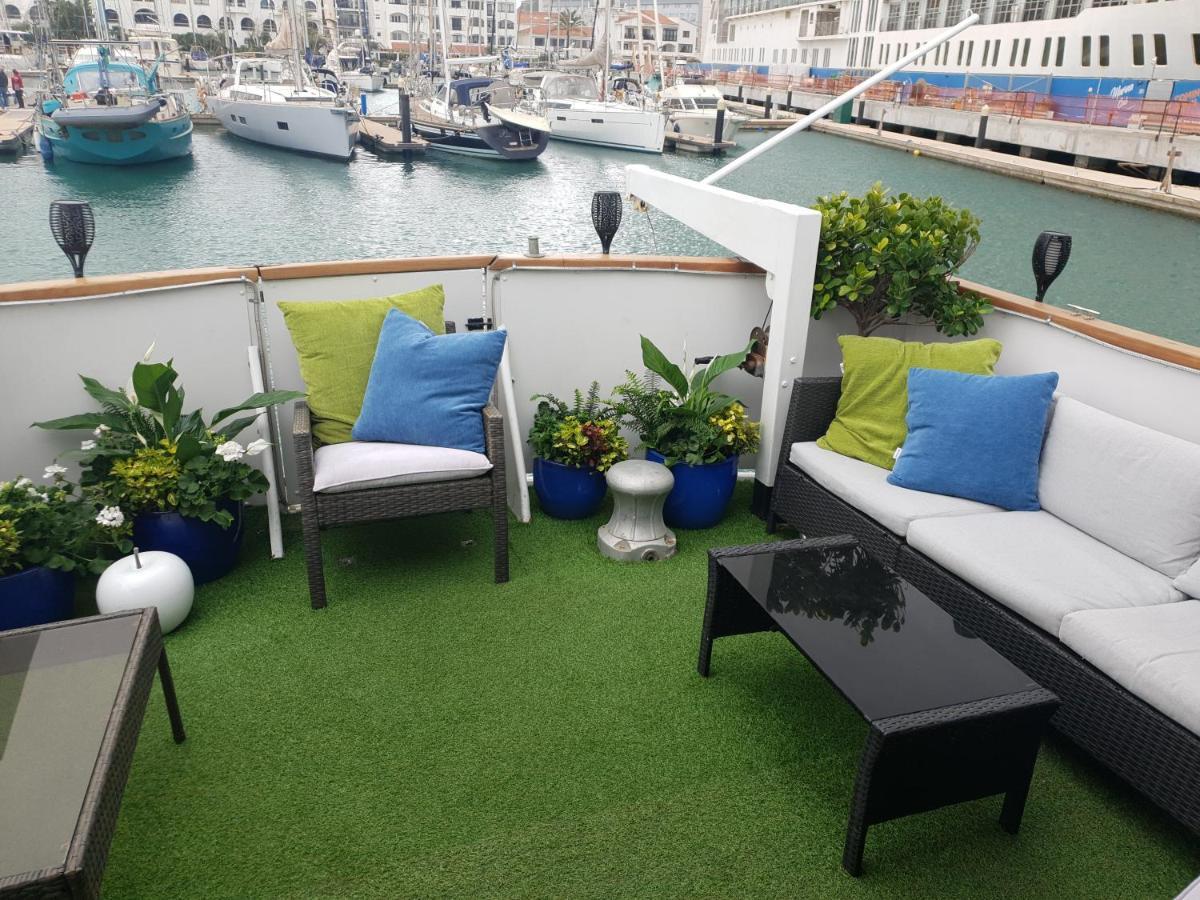Jasmine Coral Jay Boutique Boatel Ocean Village Gibraltar Exteriör bild
