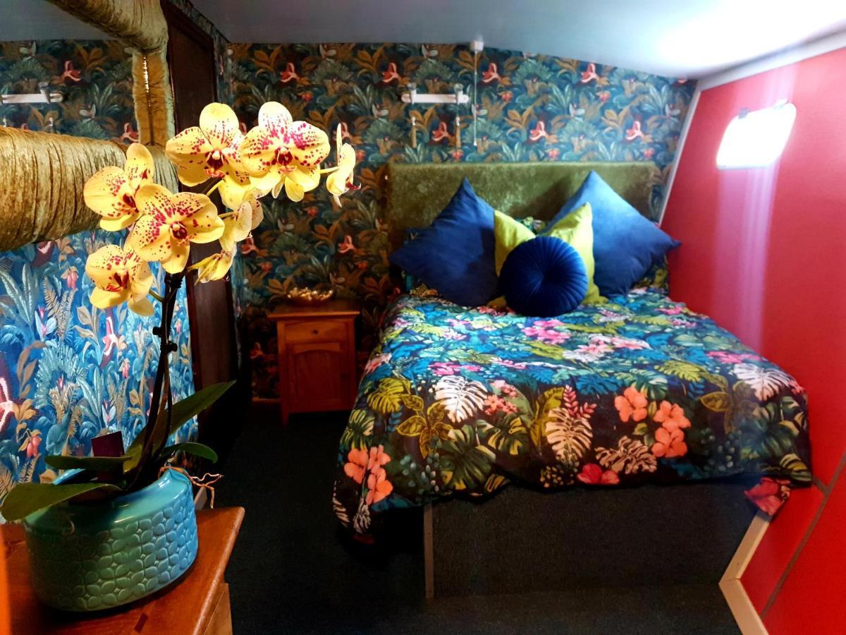 Jasmine Coral Jay Boutique Boatel Ocean Village Gibraltar Exteriör bild