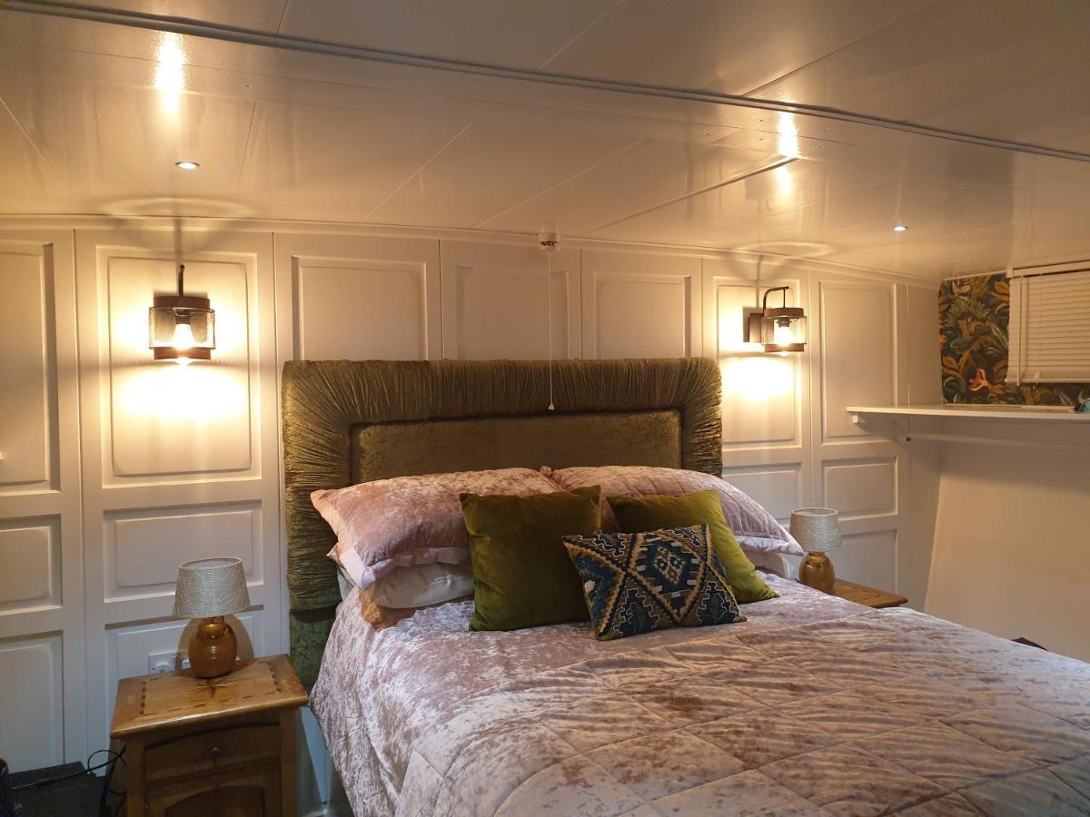 Jasmine Coral Jay Boutique Boatel Ocean Village Gibraltar Exteriör bild