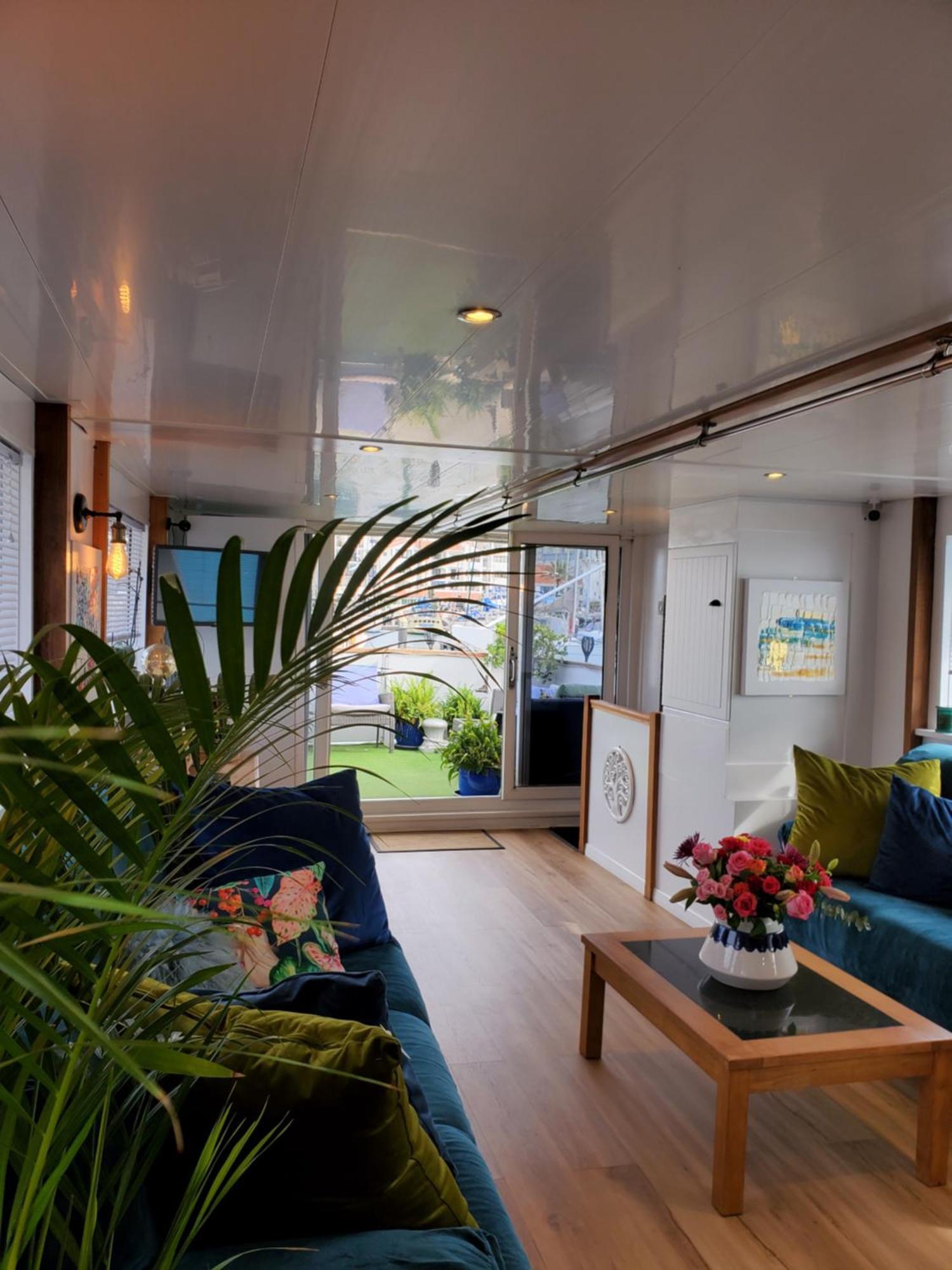 Jasmine Coral Jay Boutique Boatel Ocean Village Gibraltar Exteriör bild