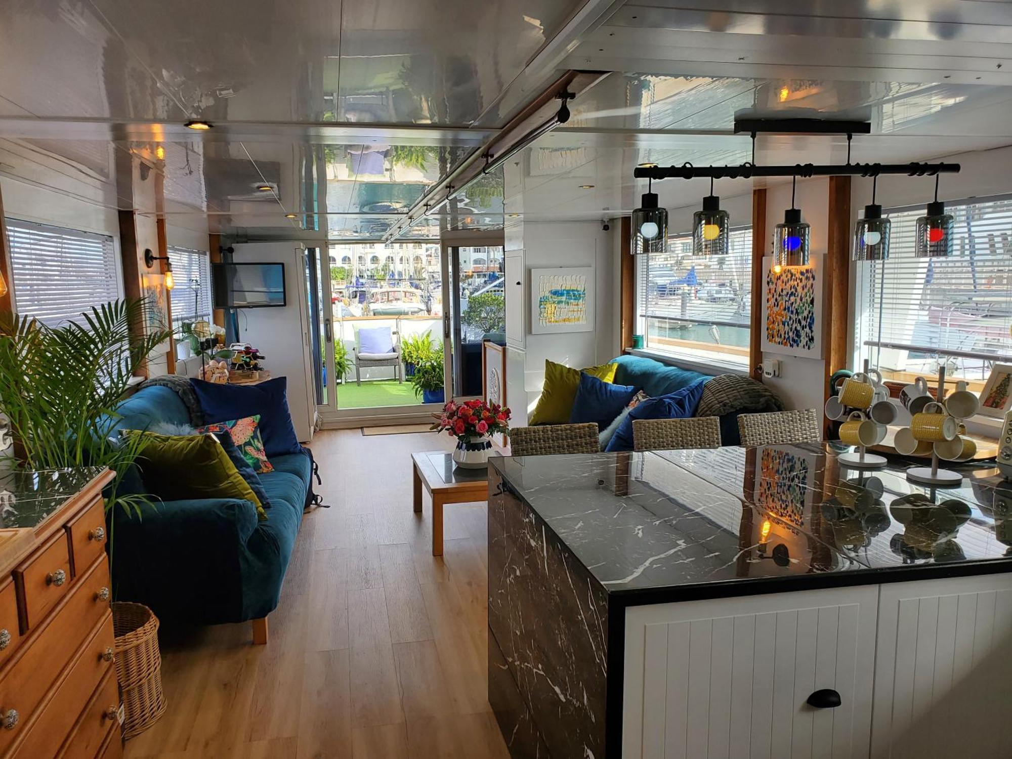Jasmine Coral Jay Boutique Boatel Ocean Village Gibraltar Exteriör bild